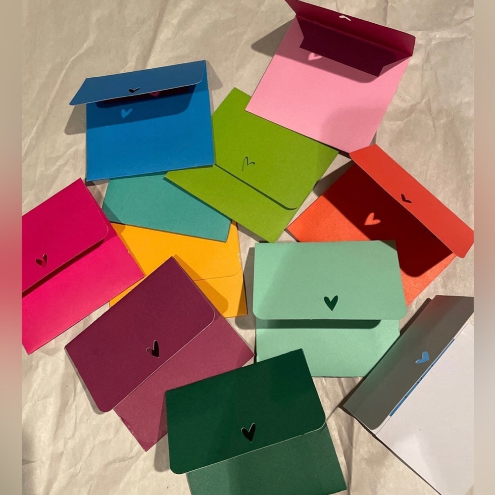 12 + Pcs Love Notecards Envelopes Die Cut Hearts Gift Cards Notes w/ envelopes